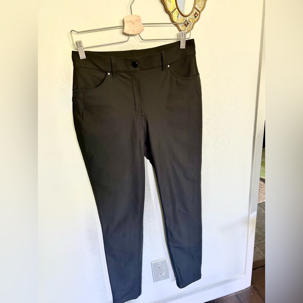 Lululemon Women’s Black pants size 8 black